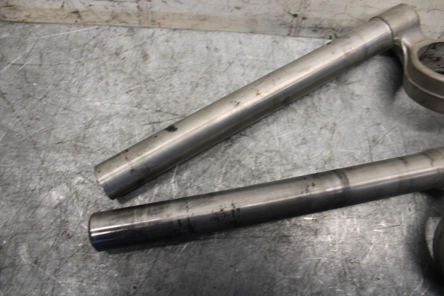 2001 Suzuki GSXR1000 LEFT RIGHT CLIP ON ONS HANDLEBARS PAIR SET 56111-35F02 BB52