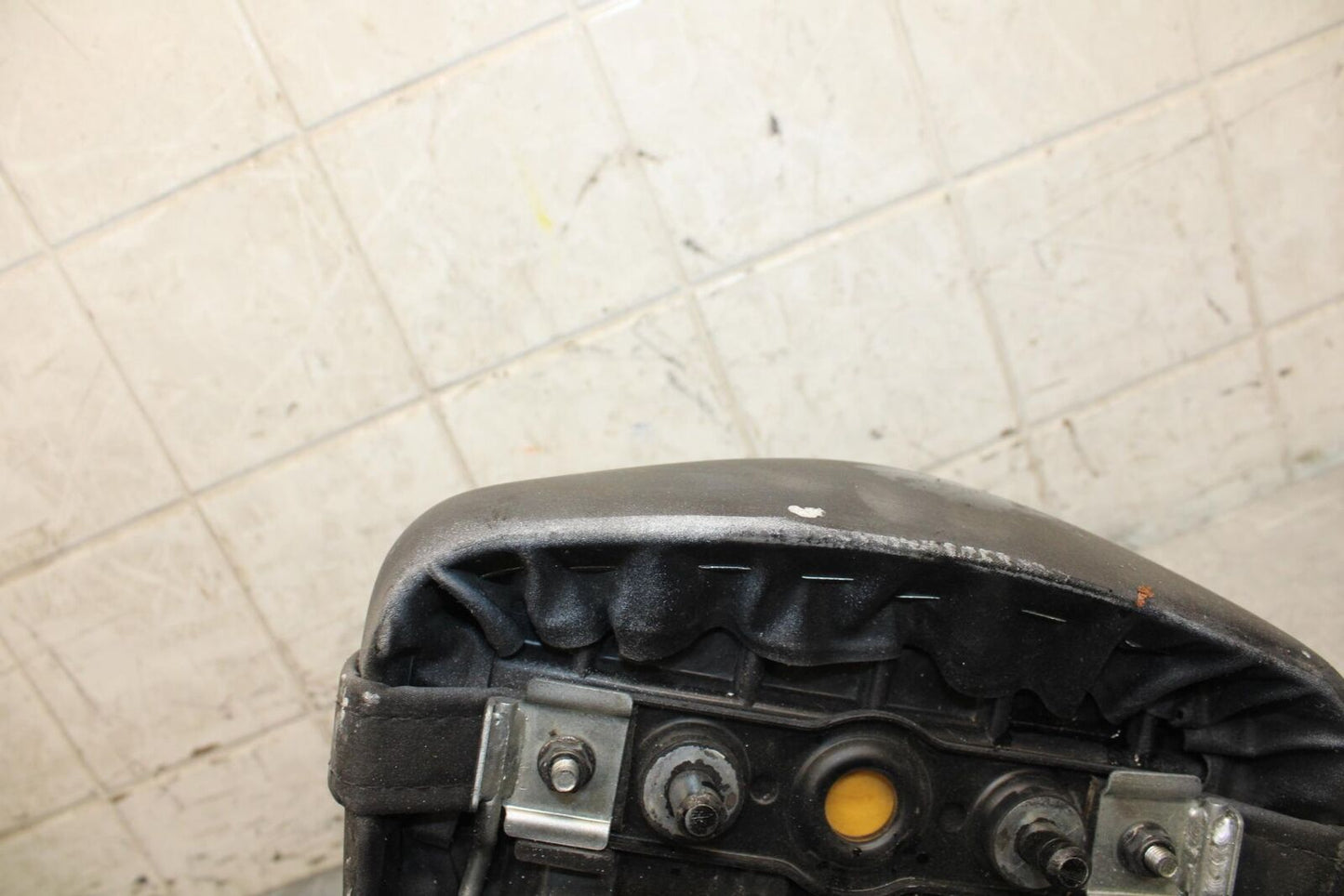 2007 Suzuki GSXR750 REAR BACK PASSENGER TANDEM SEAT PAD SADDLE PILLION BB546