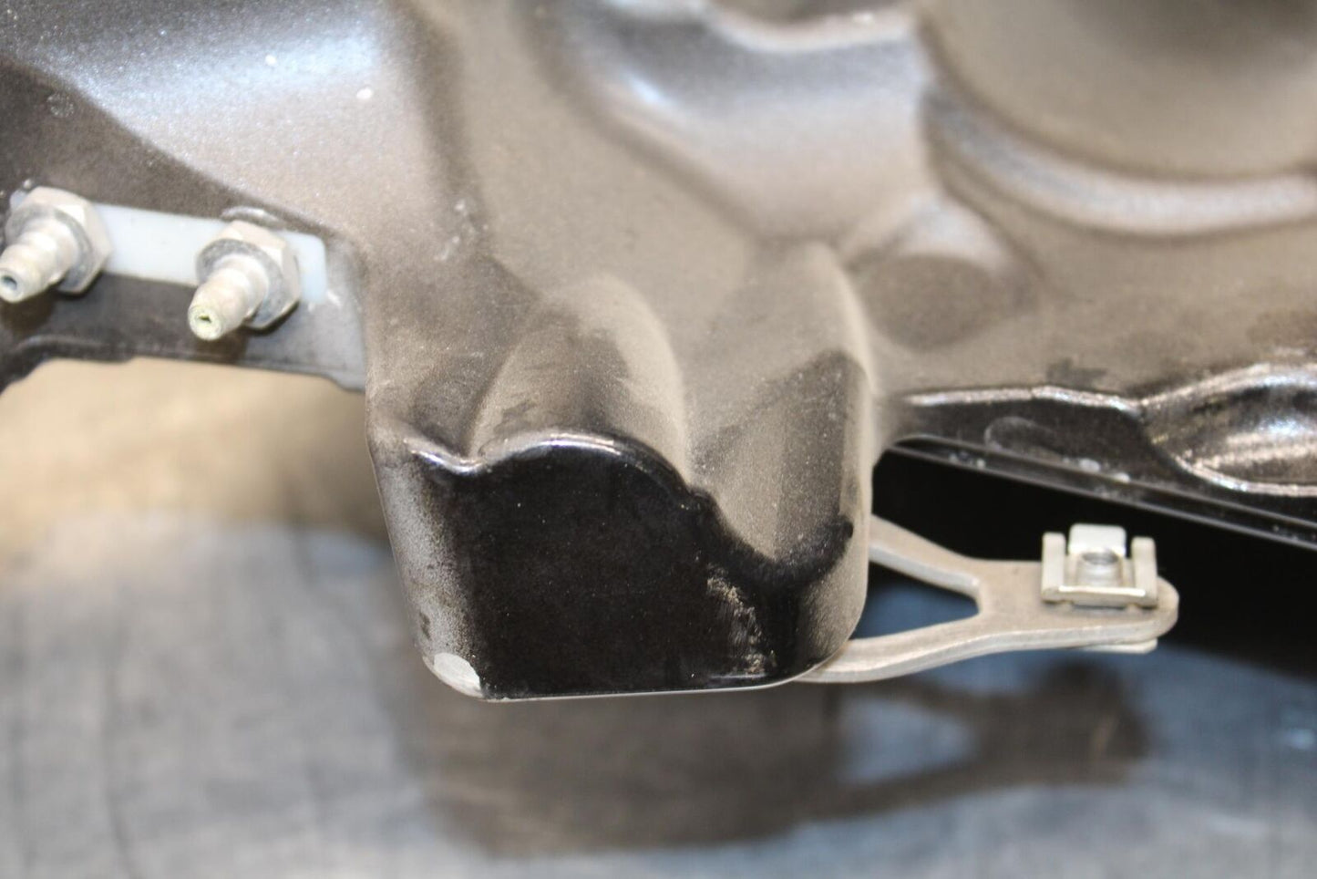 2010 Aprilia RSV4 R GAS TANK FUEL CELL PETROL RESERVOIR BB202