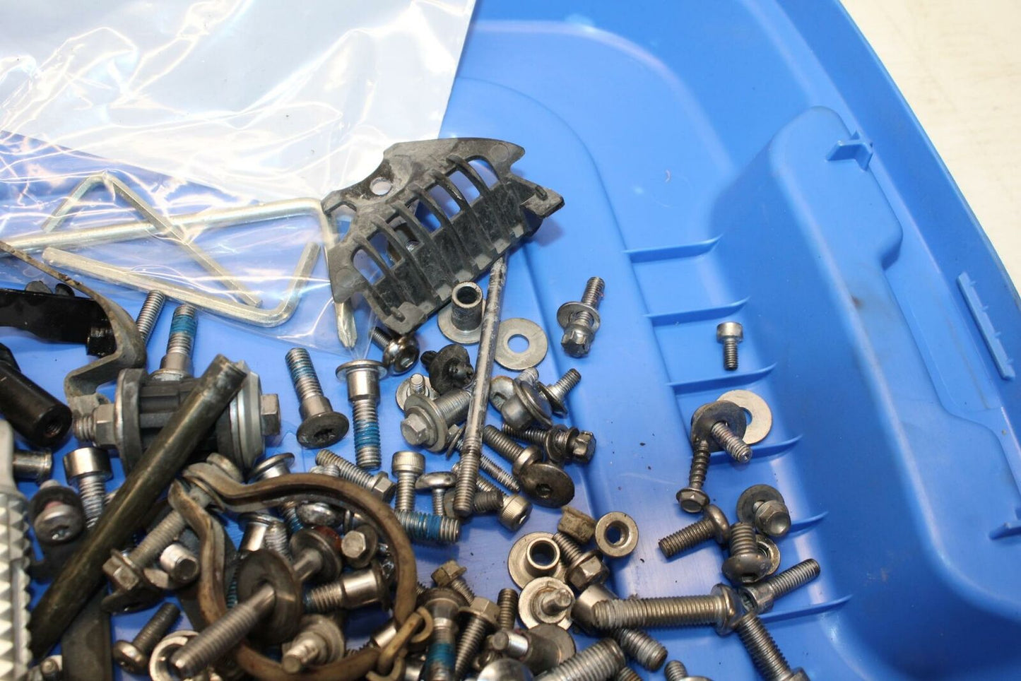 07-16 TRIUMPH STREET TRIPLE BOLTS HARDWARE MOTOR SCREWS BB361