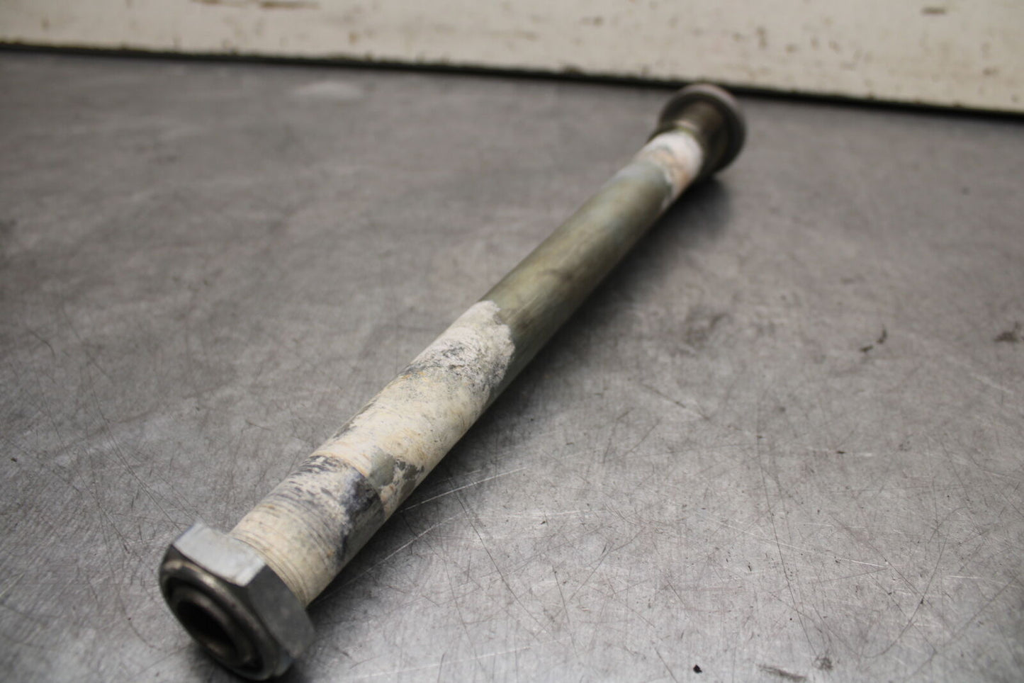 03-07 SUZUKI SV1000S REAR BACK SWINGARM BOLT SUSPENSION PIVOT AXLE BB657