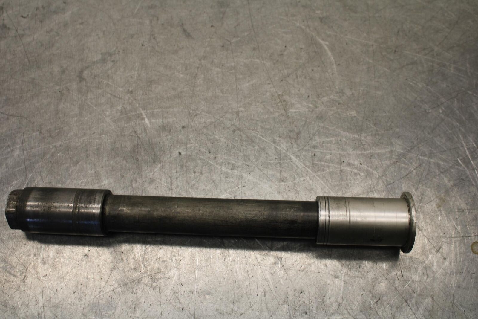 01-03 SUZUKI GSXR600 FRONT WHEEL RIM AXLE PIVOT BOLT 54711-35F00 BB639