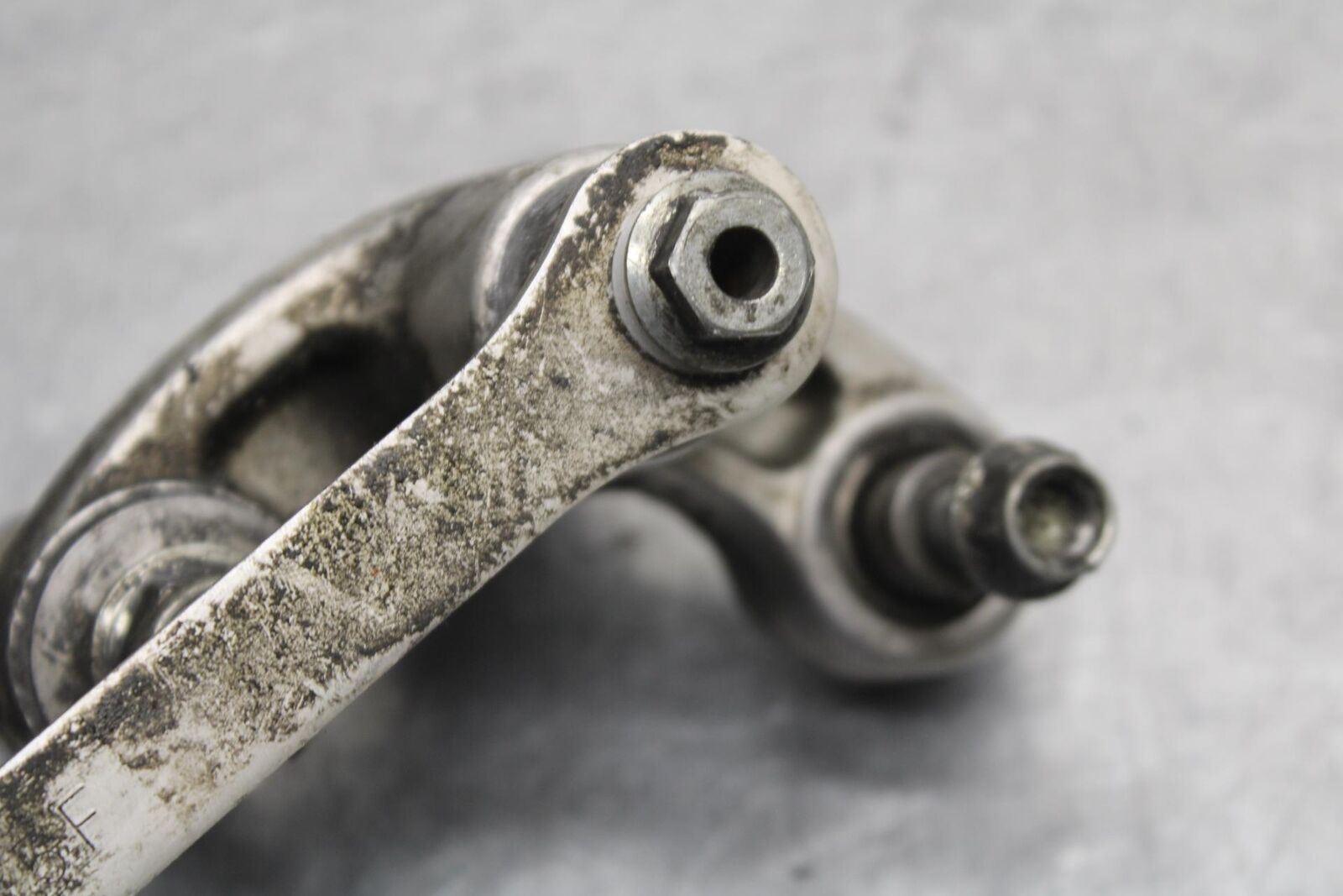 01-03 SUZUKI GSXR600 REAR DOGBONE SHOCK LINKAGE LINK 62600-35870 BB639