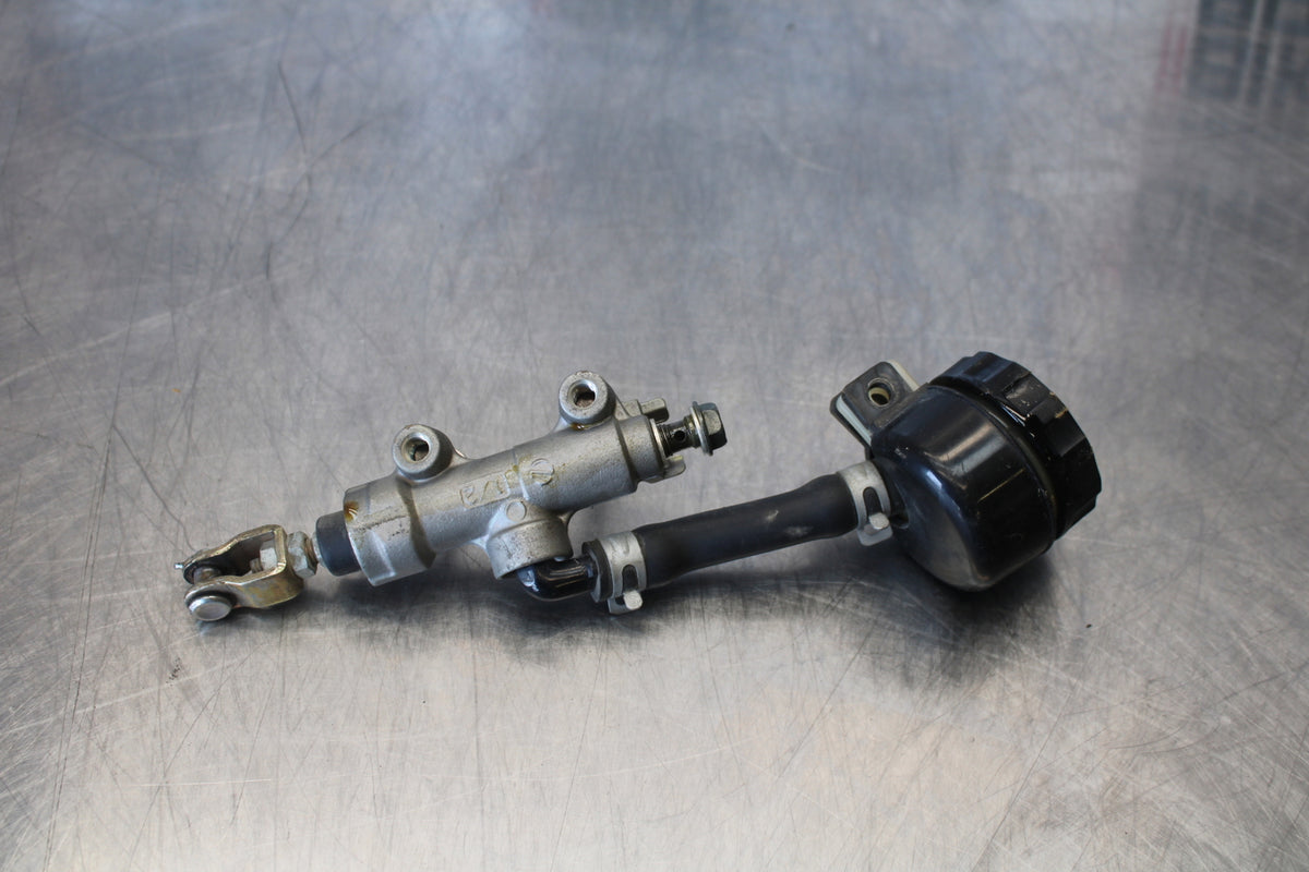 03-06 KAWASAKI Z1000 REAR BACK BRAKE MASTER CYLINDER W RESERVOIR BB164