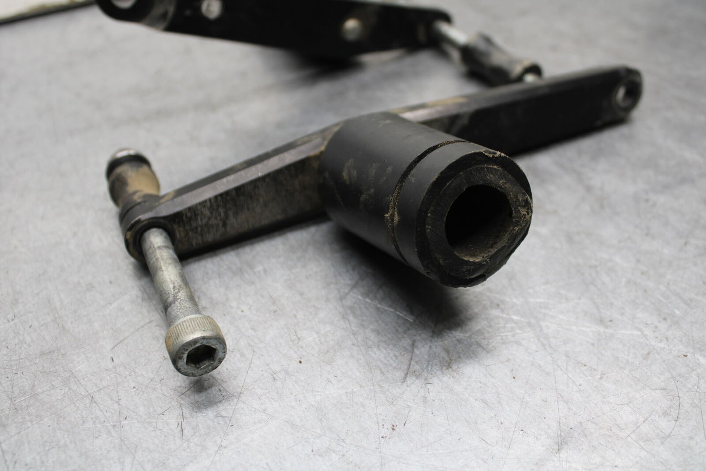 09-11 TRIUMPH DAYTONA 675 AFTERMARKET FRAME SLIDERS SET BB652