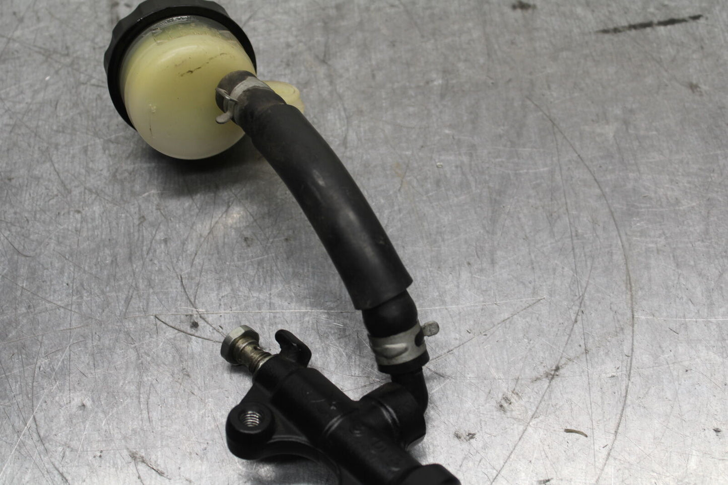 03-04 TRIUMPH DAYTONA 600 REAR BACK BRAKE MASTER CYLINDER W RESERVOIR BB745