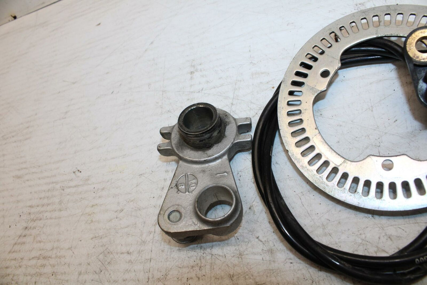 03-11 SUZUKI SV650A FRONT WHEEL ABS BRAKE RING DISC SENSOR BB290