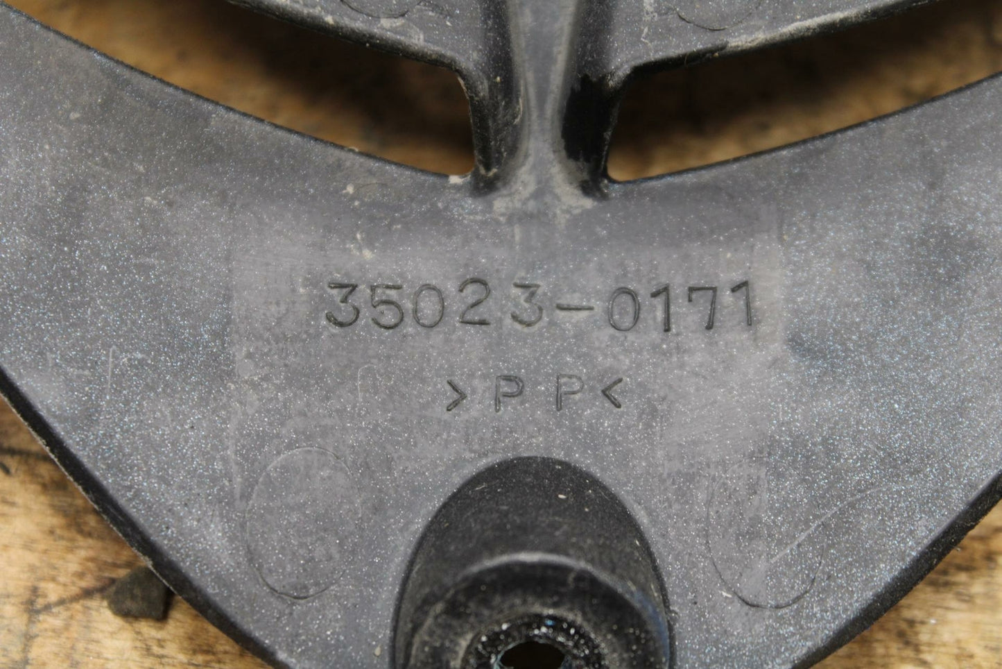 19-20 KAWASAKI NINJA ZX6R REAR BACK WHEEL TIRE HUGGER FENDER BB338