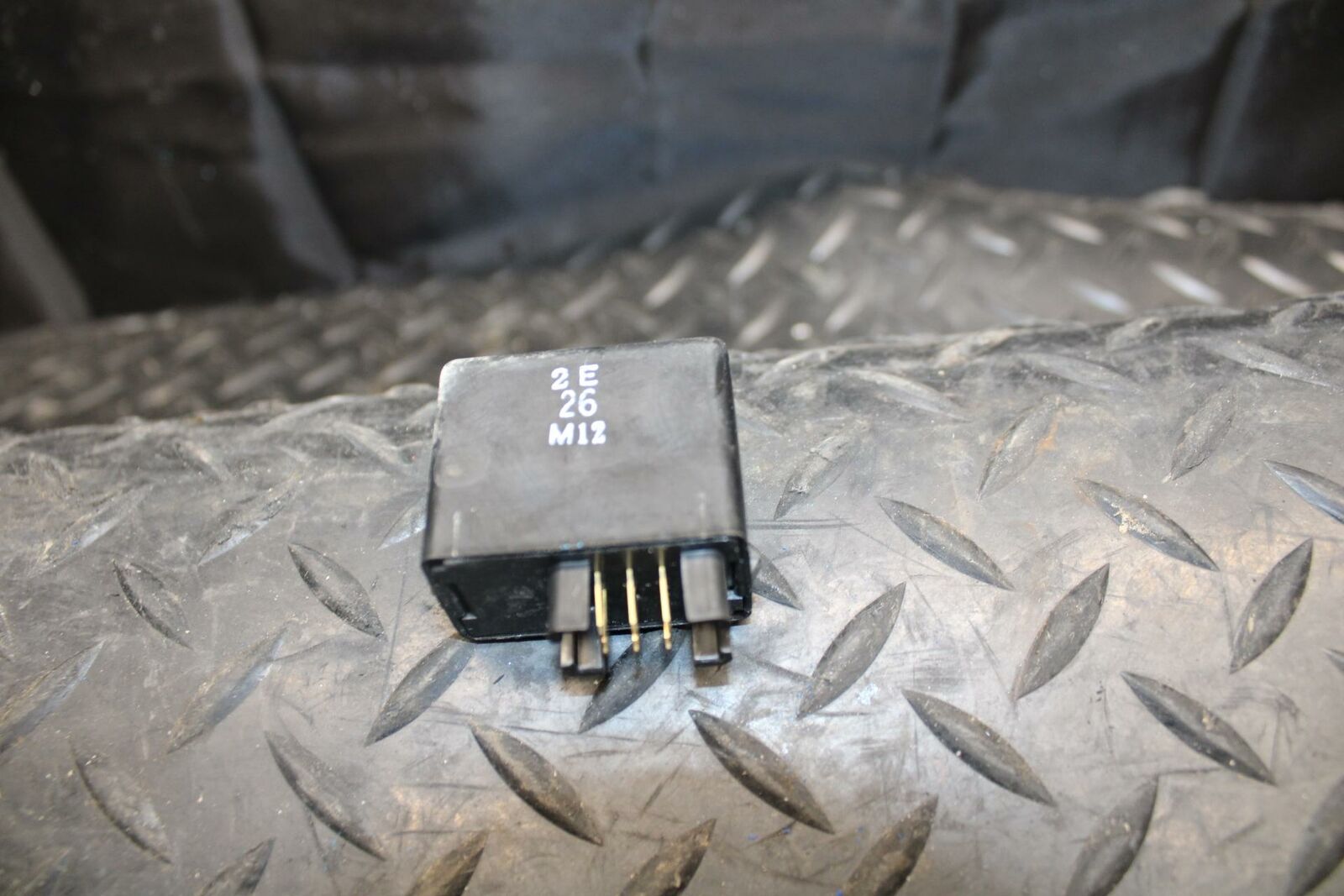 03 SUZUKI SV650S TURN SIGNAL FUEL PUMP RELAY FLASHER SWITCH 38610-03F00 BB219