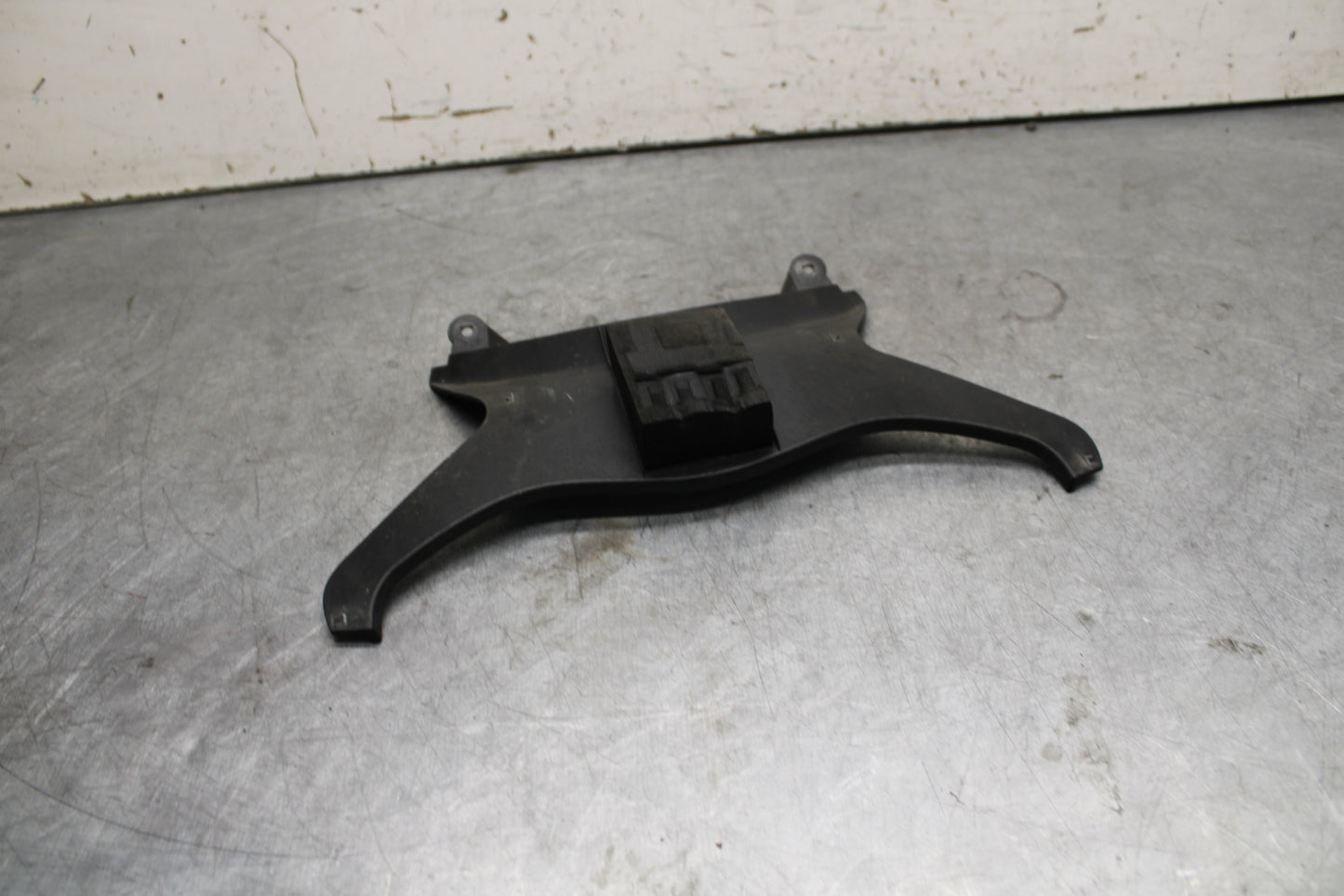 13-18 KAWASAKI NINJA ZX6R CENTER REAR BACK TAIL FAIRING COWL BB682