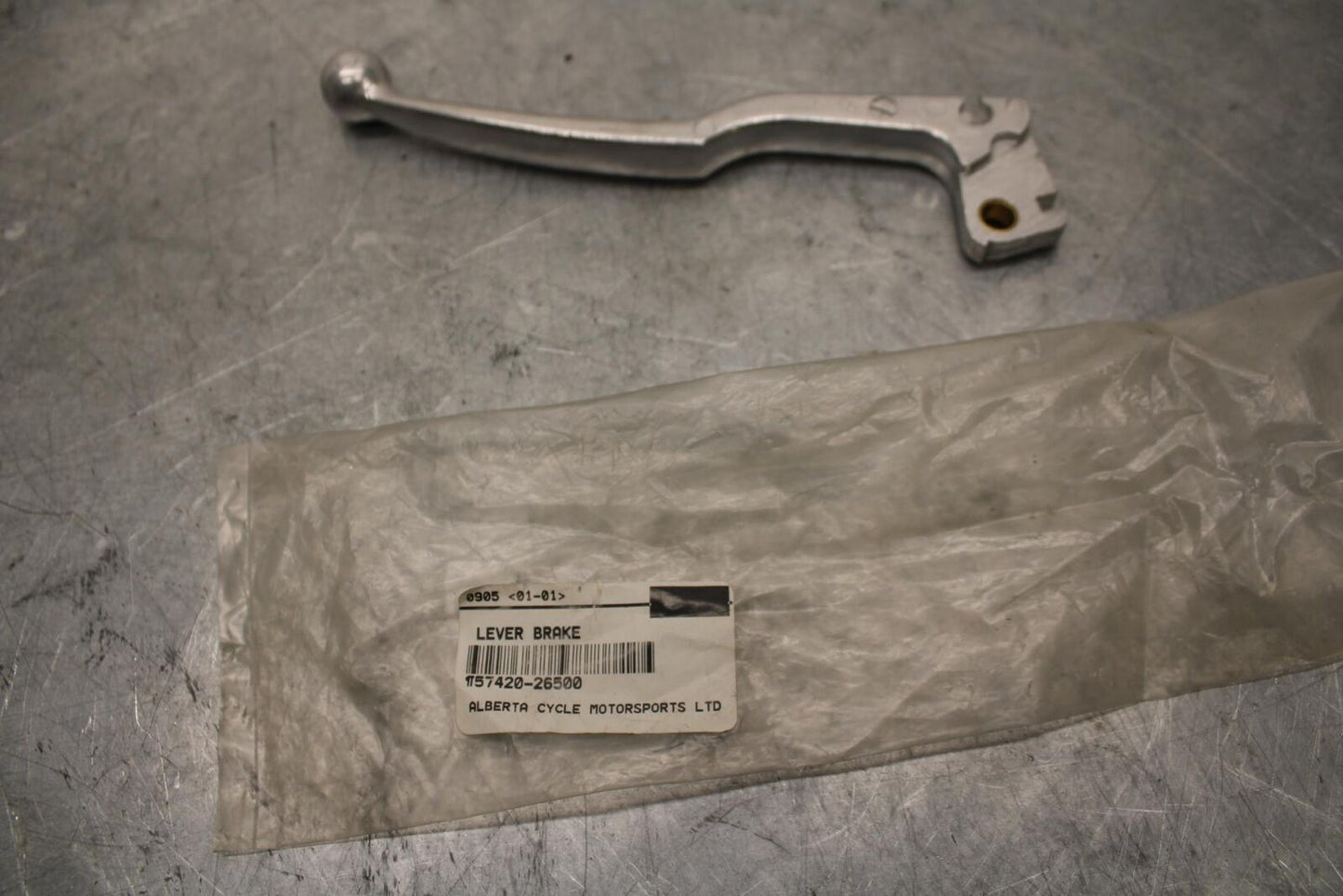 1980 Suzuki DR400 RIGHT CLIPON HANDLEBAR BRAKE LEVER 57420-26500 BB39