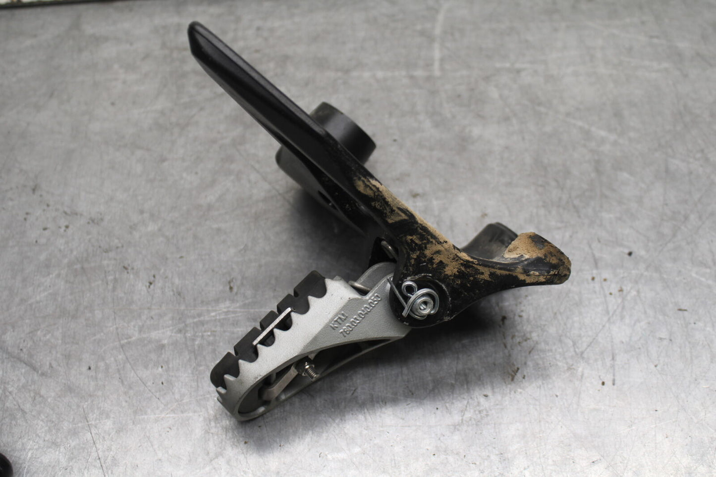 21-24 KTM 890 ADVENTURE R FRONT FOOT RESTS PEGS STEPS SET PAIR BB723