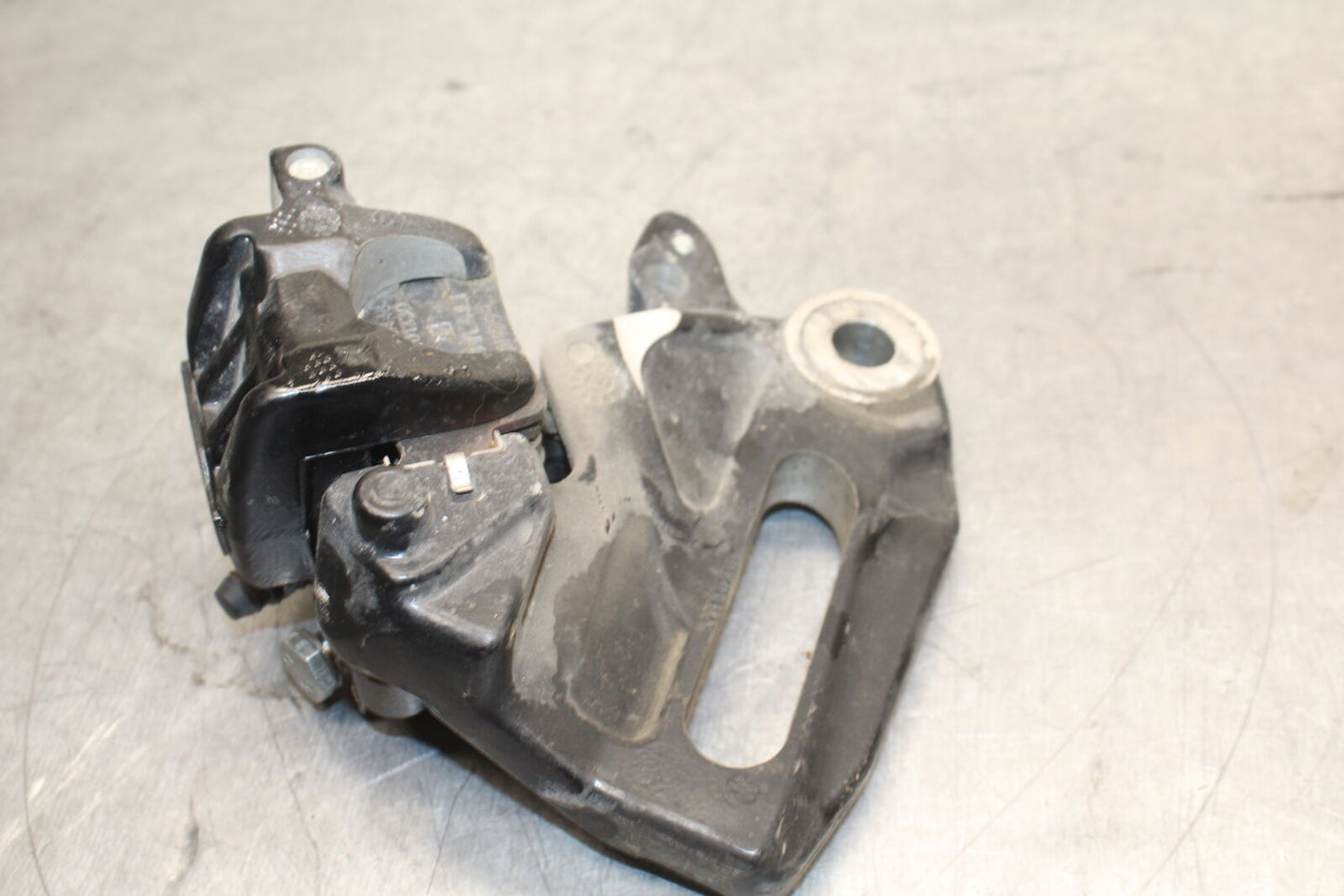 13-16 KTM 390 DUKE REAR BACK BRAKE CALIPER W MOUNT BRACKET BB748