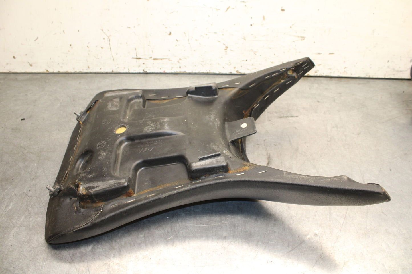 03-04 TRIUMPH DAYTONA 600 FRONT DRIVERS SEAT PAD SADDLE PILLION BB745