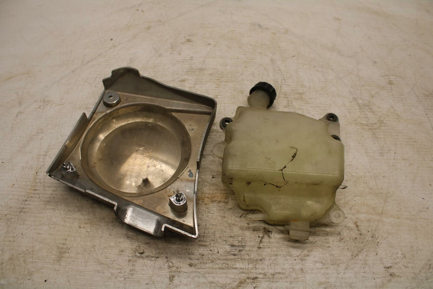06-21 KAWASAKI VULCAN 900 COOLANT WATER TANK RESERVOIR BOTTLE BB363