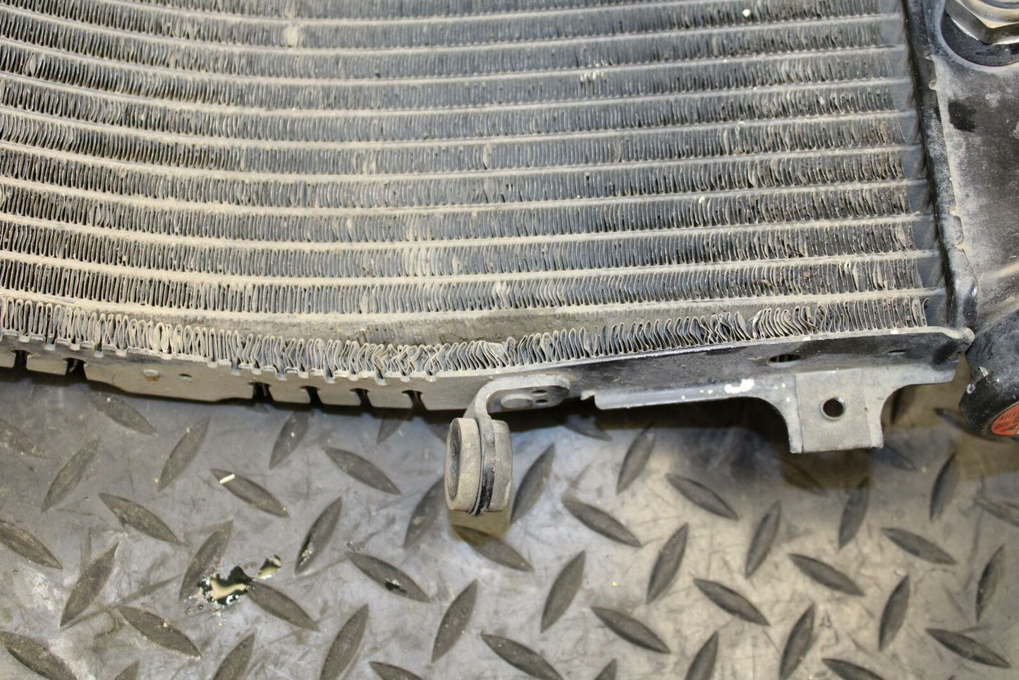 97 SUZUKI GSXR750 ENGINE RADIATOR MOTOR COOLER COOLING RADIATER BB187