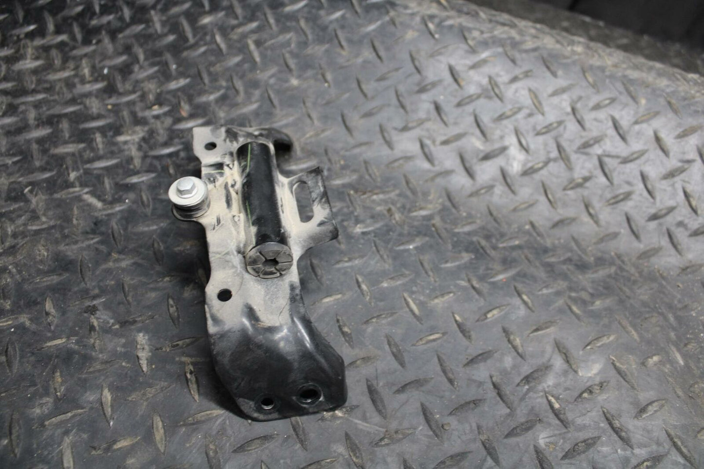 16-18 HONDA CBR500R GAS TANK FUEL CELL PETROL RESERVOIR BRACKET MOUNT BB231