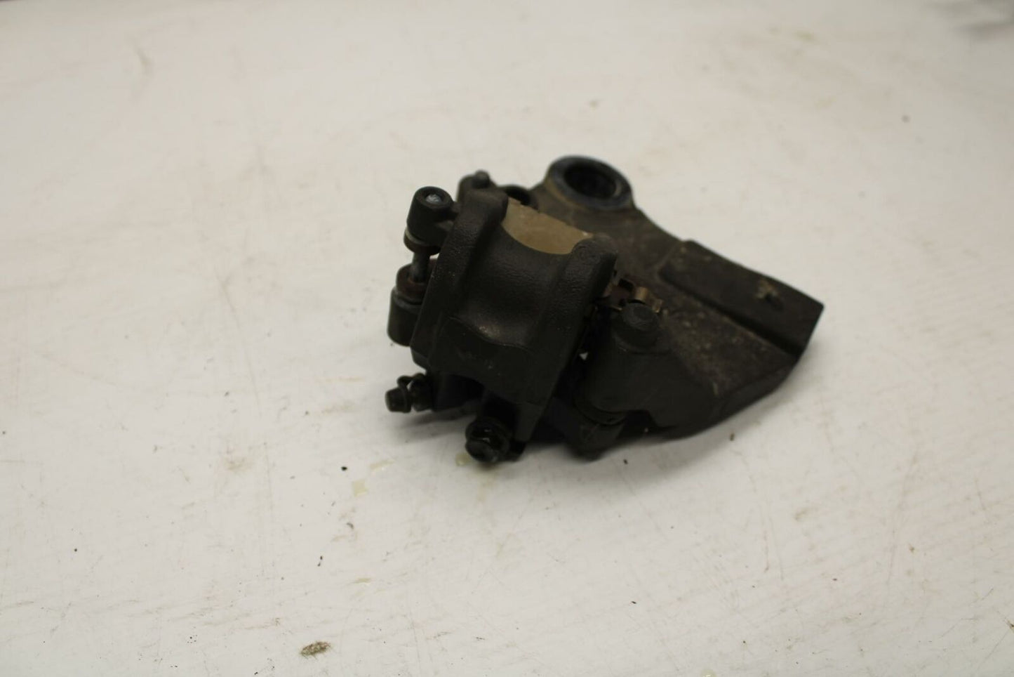 13-18 KAWASAKI NINJA ZX6R REAR BACK BRAKE CALIPER W MOUNT BRACKET BB353