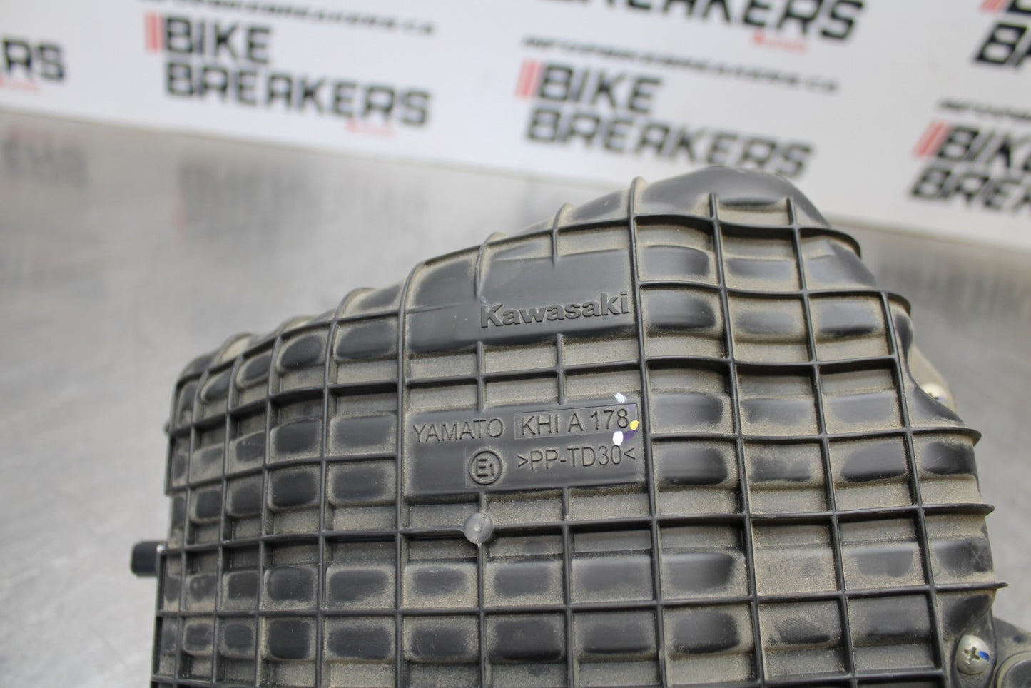 18-23 KAWASAKI NINJA 400 EX400 ABS AIRBOX AIR INTAKE FILTER BOX BB177