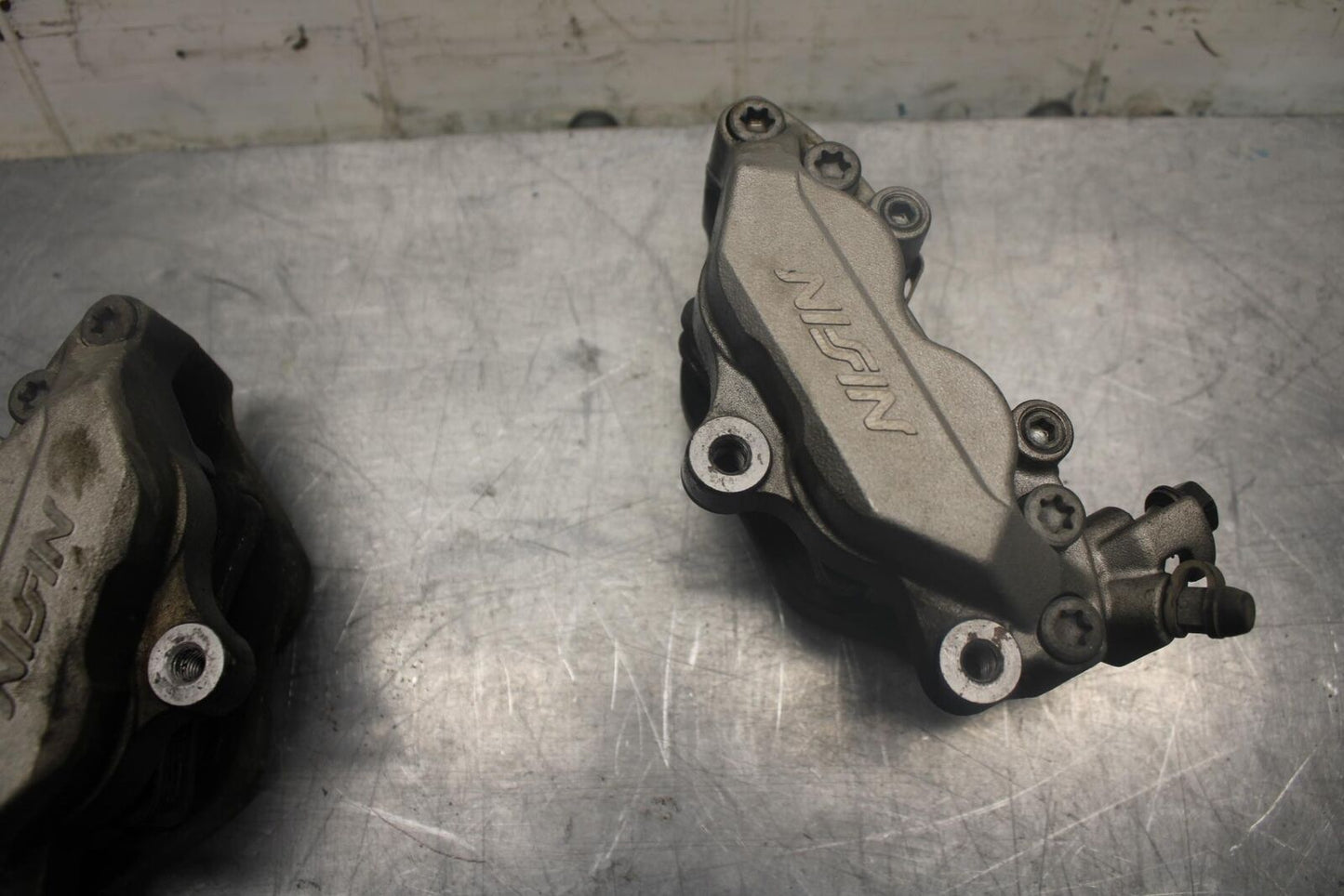 98-99 HONDA CBR900RR RIGHT LEFT FRONT BRAKE CALIPER SET PAIR CALIPERS BB458