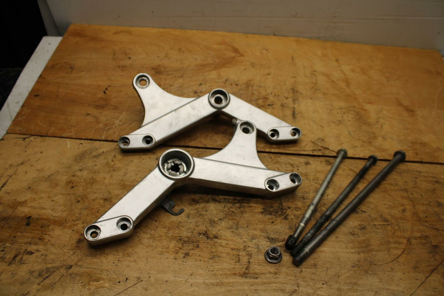 02-03 SUZUKI VSTROM 1000 ENGINE MOTOR MOUNTS BB331