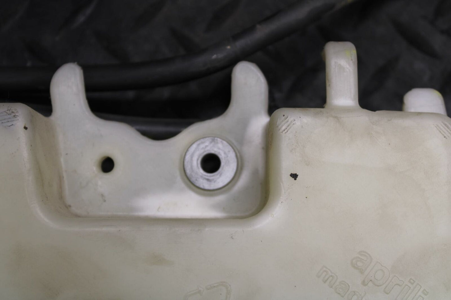 10-11 APRILIA RSV4 R COOLANT WATER TANK RESERVOIR BOTTLE BB202