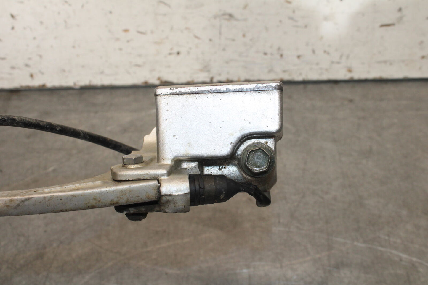 01-05 YAMAHA RAPTOR 660R FRONT BRAKE MASTER CYLINDER 5LP-2583T-03-00 BB695