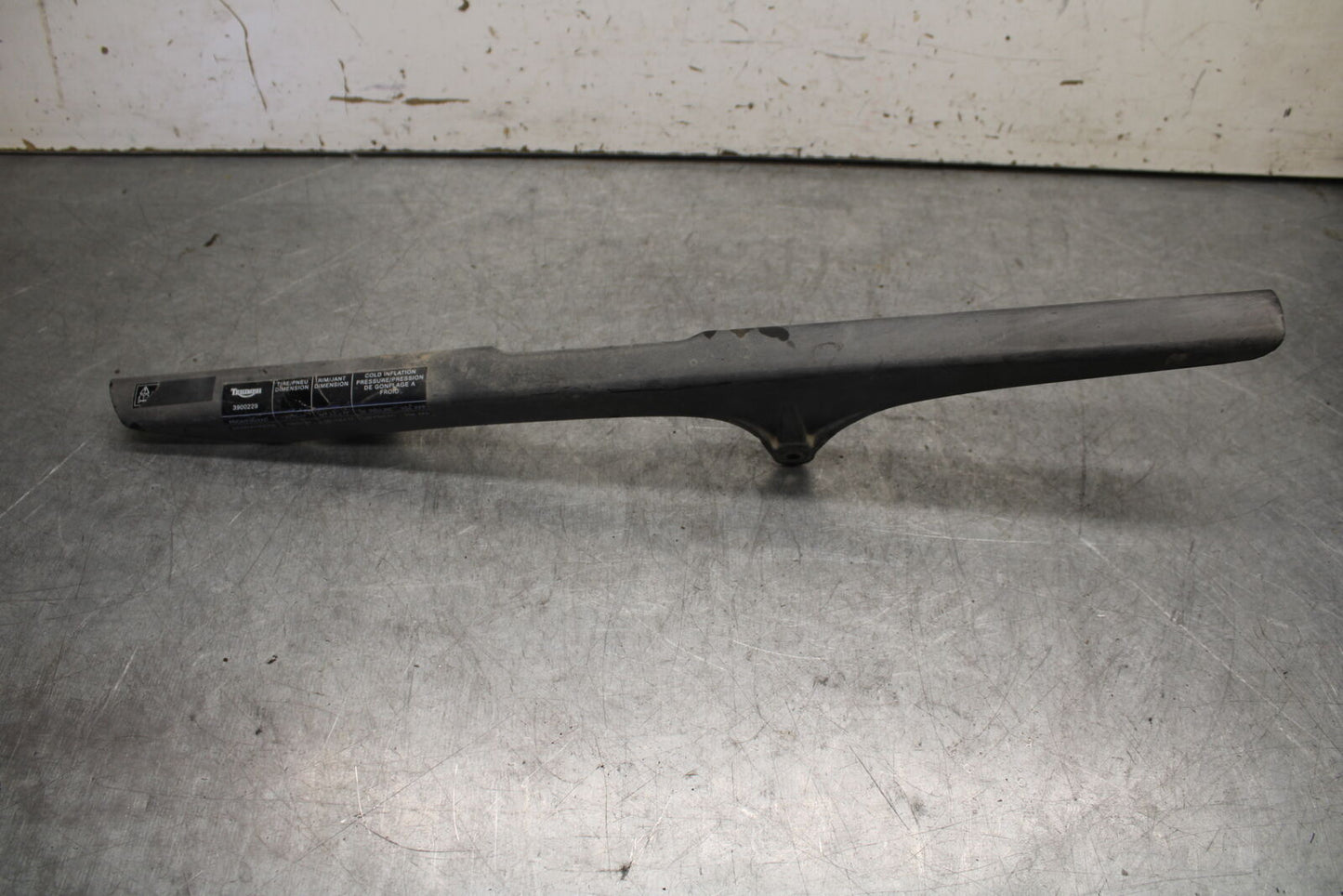 09-11 TRIUMPH DAYTONA 675 REAR BACK DRIVE CHAIN GUARD COVER SHIELD BB652