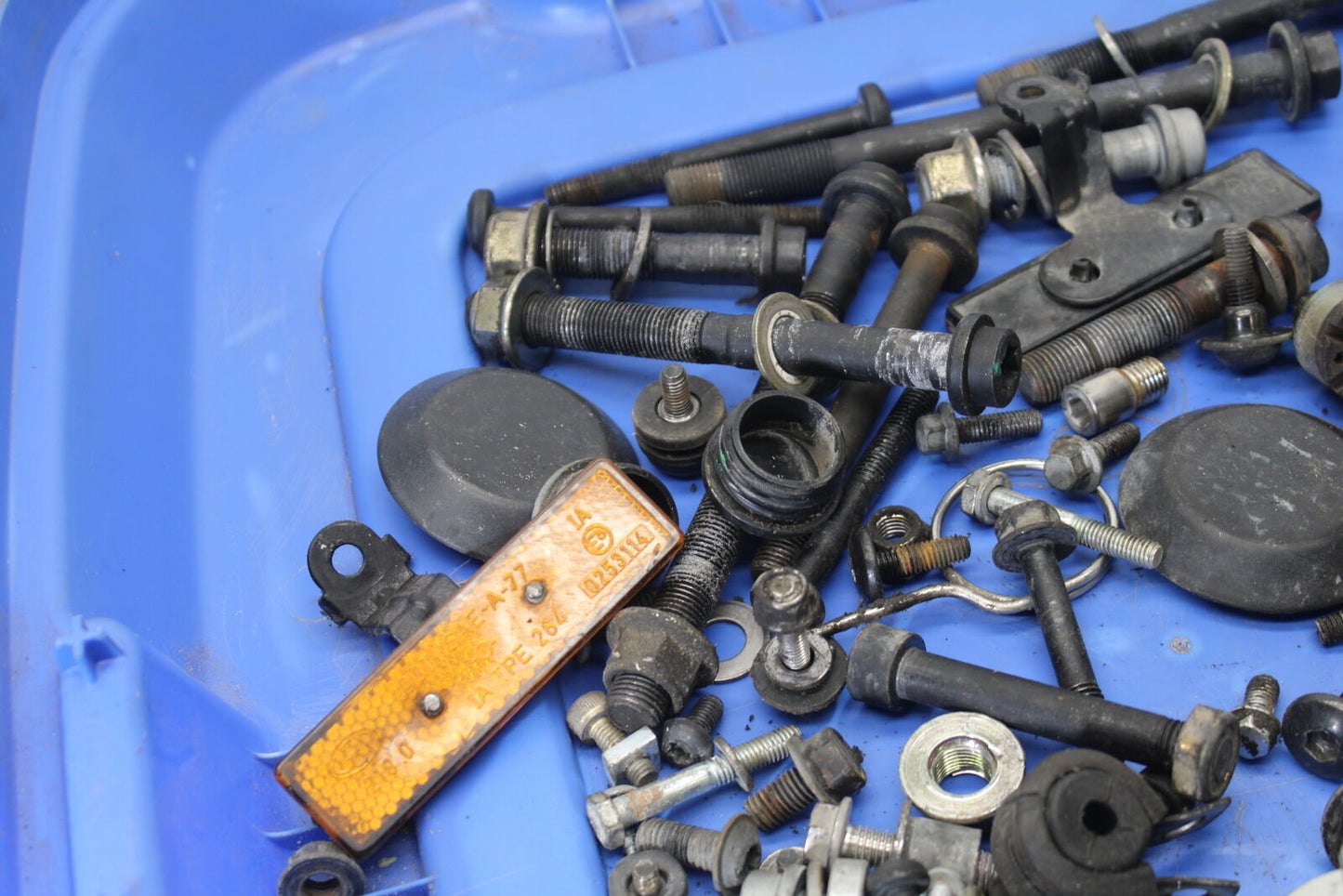 01-06 TRIUMPH TIGER 955I MOUNTING BOLTS HARDWARE MOTOR SCREWS BB693