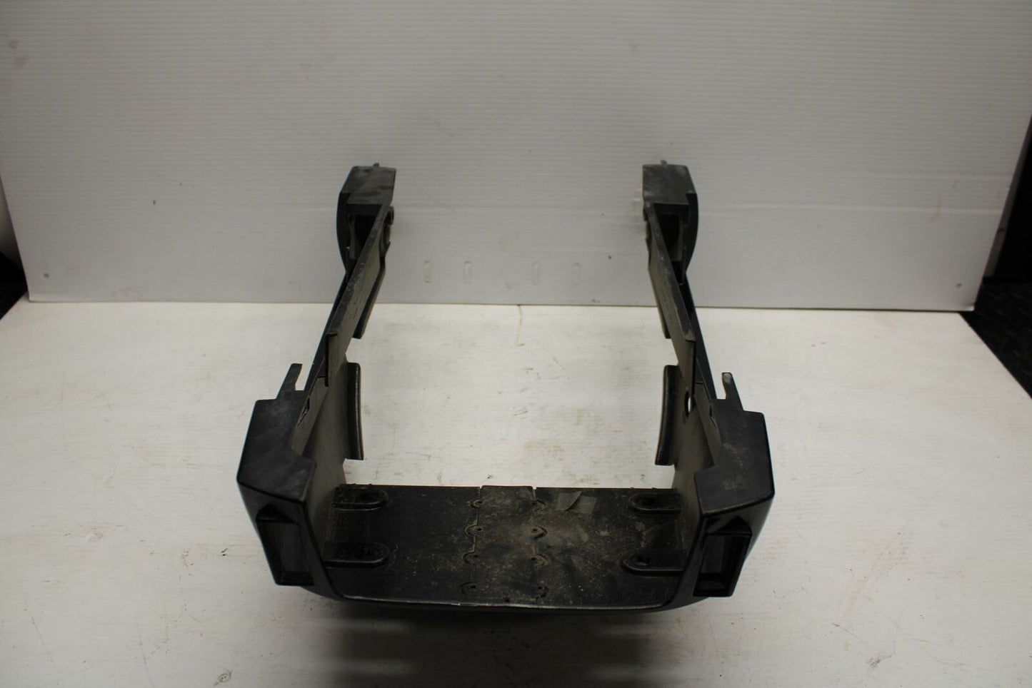 86-06 KAWASAKI CONCOURS 1000 ZG1000A CENTER REAR BACK TAIL FAIRING COWL BB292