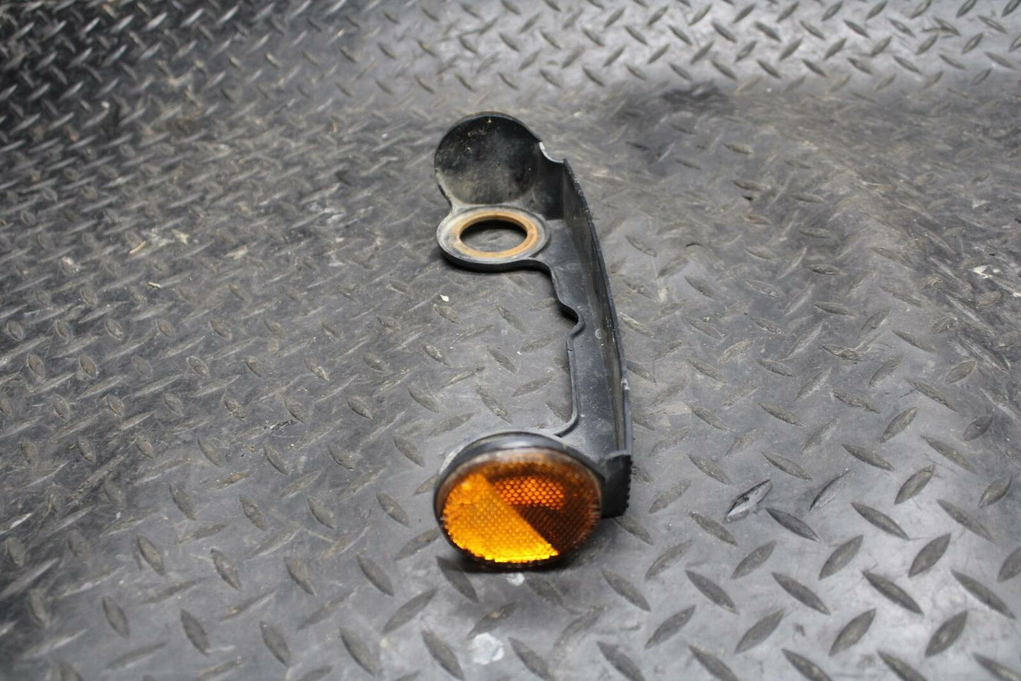 78 SUZUKI GS550E FRONT FORKS CLAMP LOWER TRIPLE TREE COVER TRIM CAP BB212