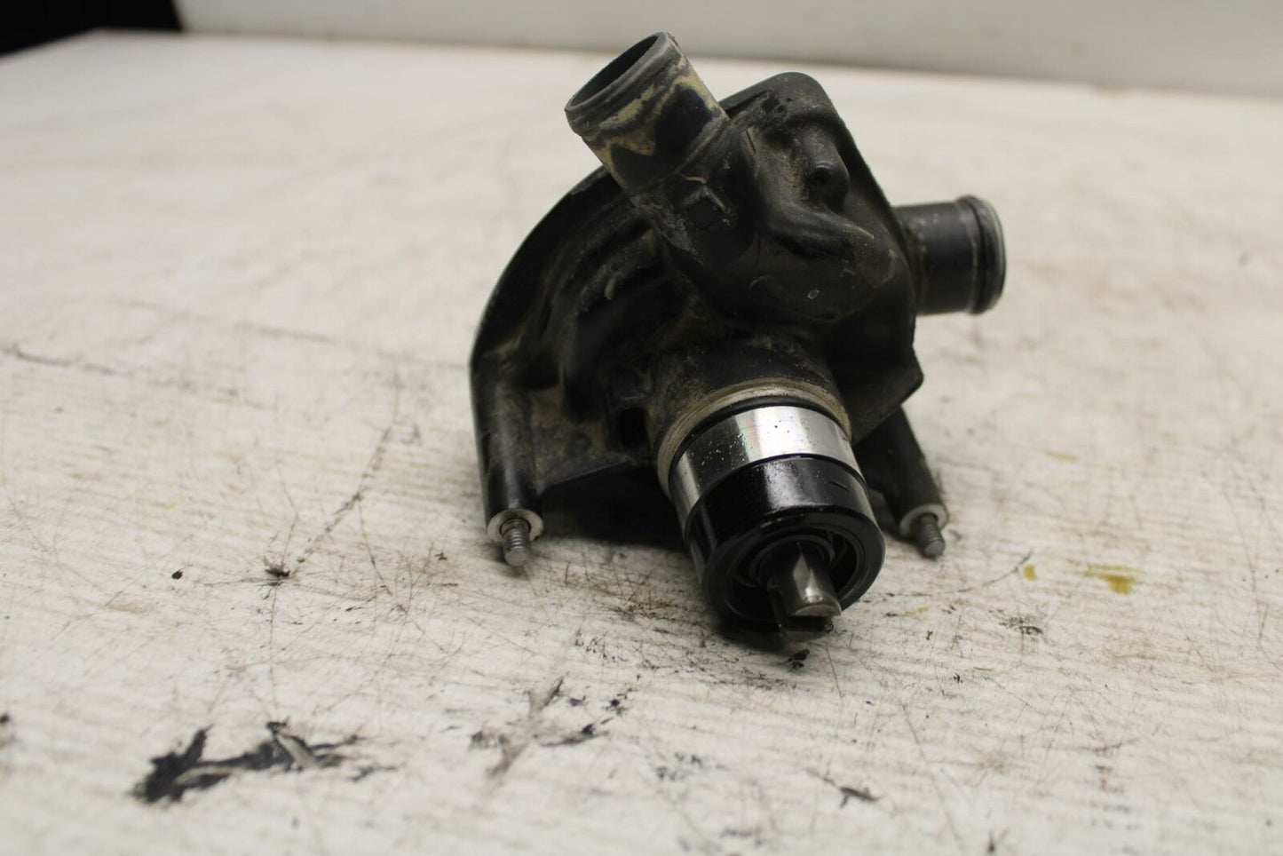 08-11 TRIUMPH SPEED TRIPLE ENGINE WATER COOLANT PUMP BB366