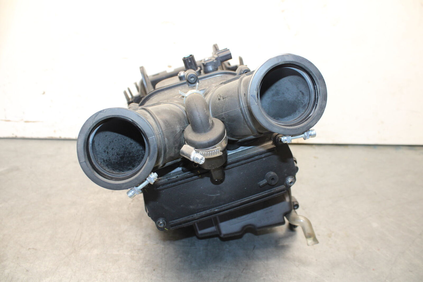 19-21 TRIUMPH SPEED TWIN 1200 AIRBOX AIR INTAKE FILTER BOX BB653