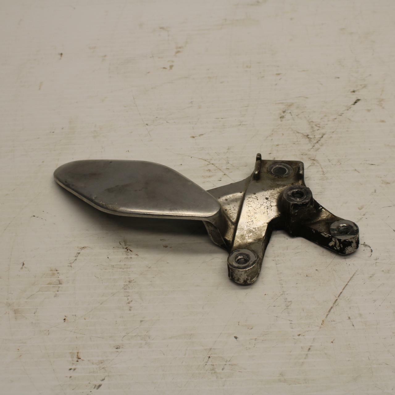 96 YAMAHA YZF750R LEFT REARSET REAR SET DRIVER FOOT PEG BRACKET MOUNT BB237 B