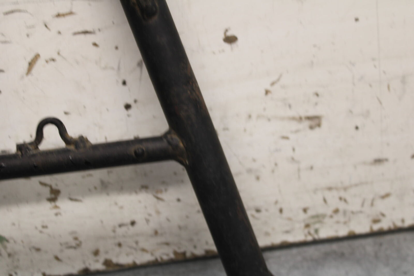 79-82 HONDA CB650 CENTER MAIN STAND BB107