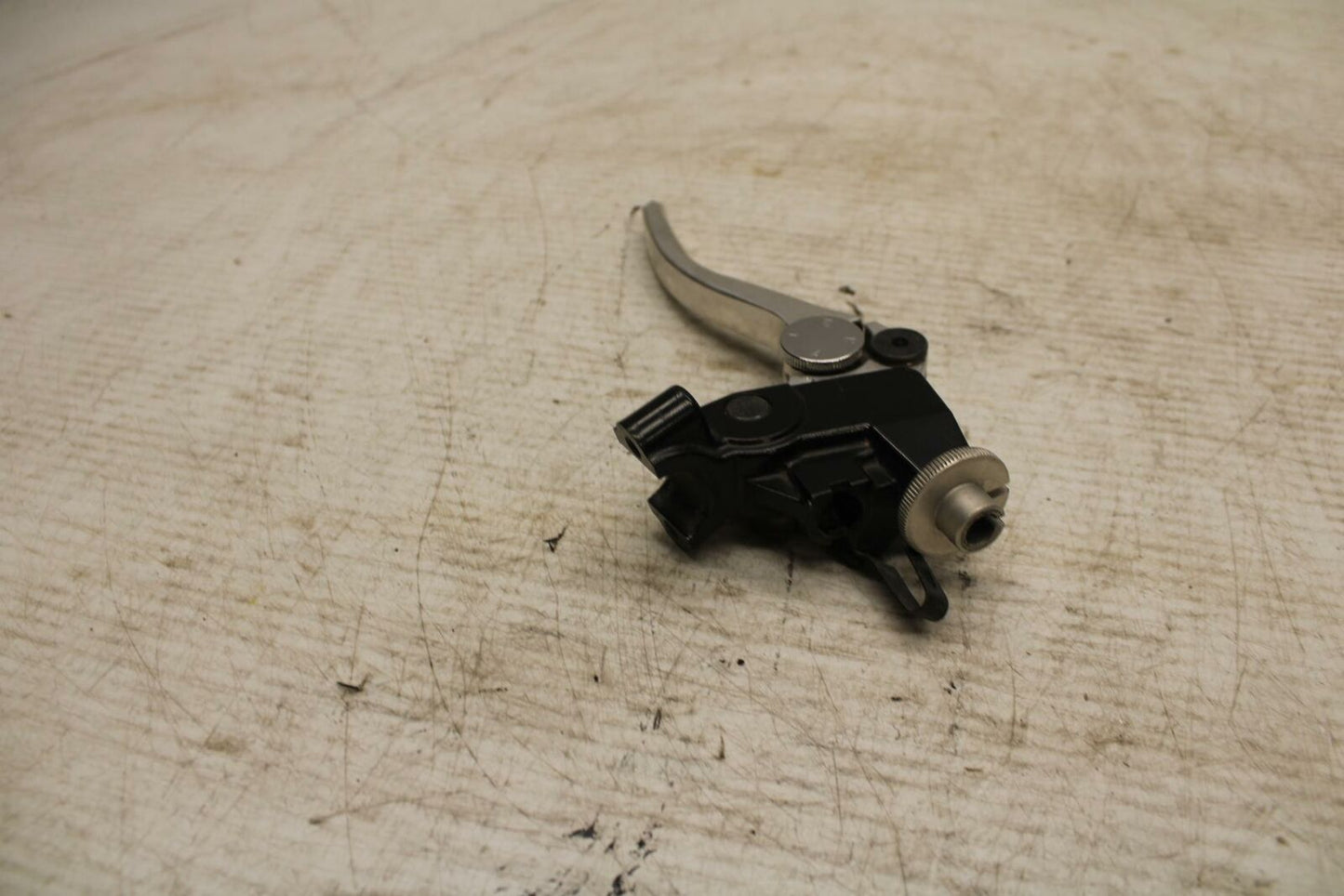 08-11 TRIUMPH SPEED TRIPLE CLUTCH PERCH MOUNT WITH LEVER BB366