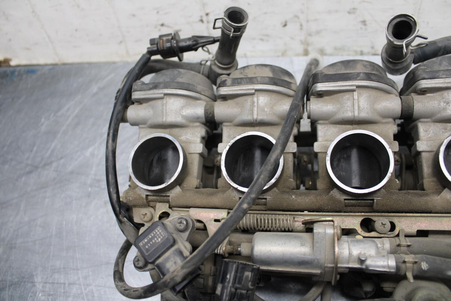 03-04 YAMAHA YZF R6 MAIN FUEL INJECTORS / THROTTLE BODIES BB481