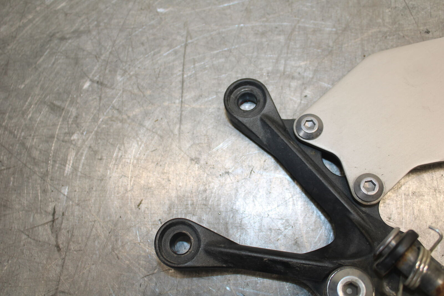 19-23 KAWASAKI NINJA ZX6R LEFT REARSET REAR SET FOOT PEG W SHIFTER BB701
