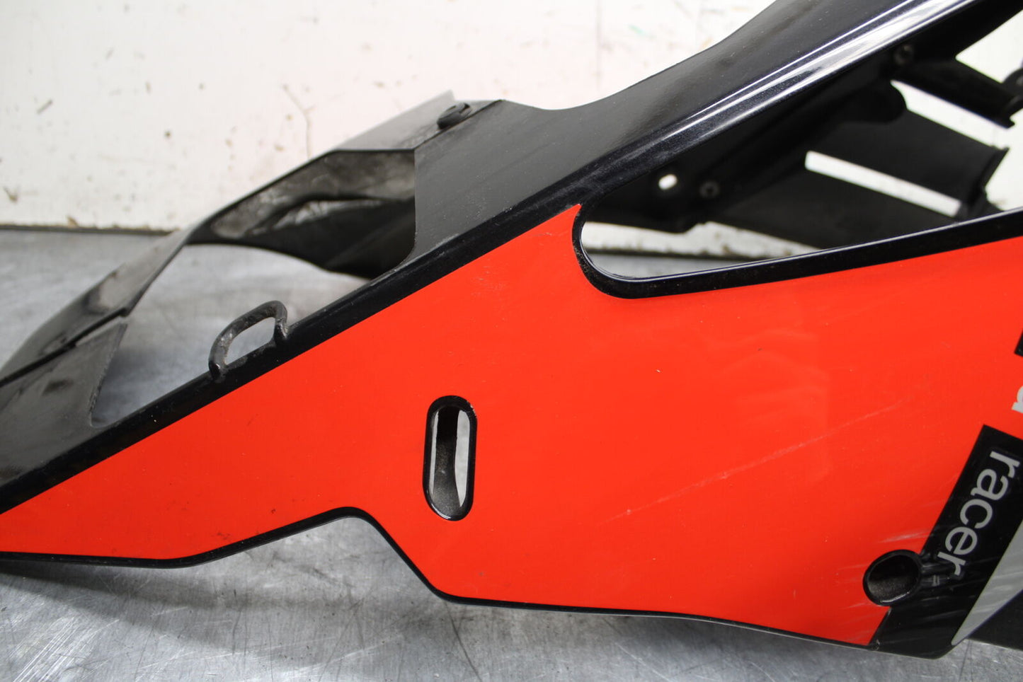 15-19 APRILIA RSV4 RF LOWER BOTTOM BELLY FAIRING COWL BB611