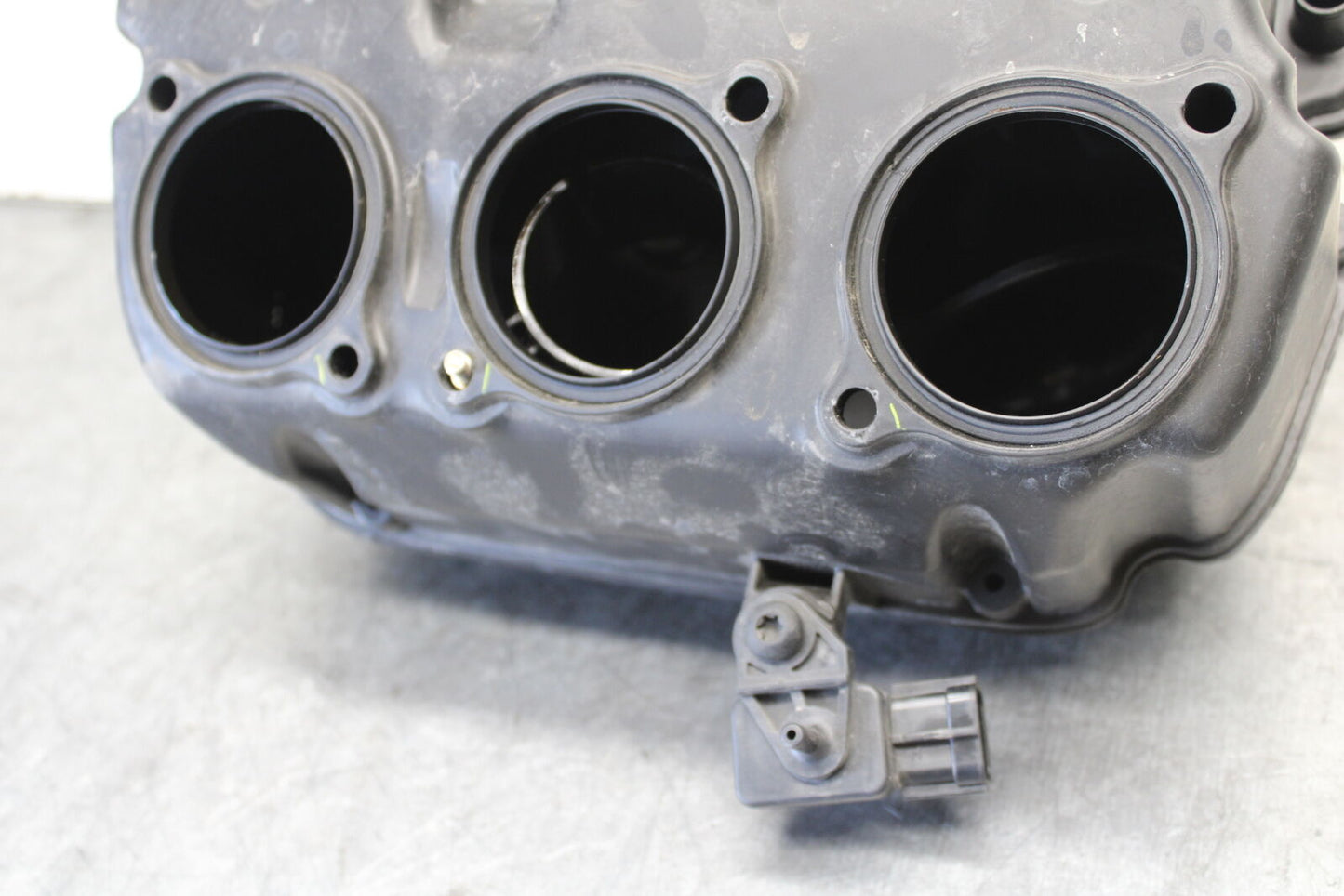 07-08 TRIUMPH DAYTONA 675 AIRBOX AIR INTAKE FILTER BOX BB685
