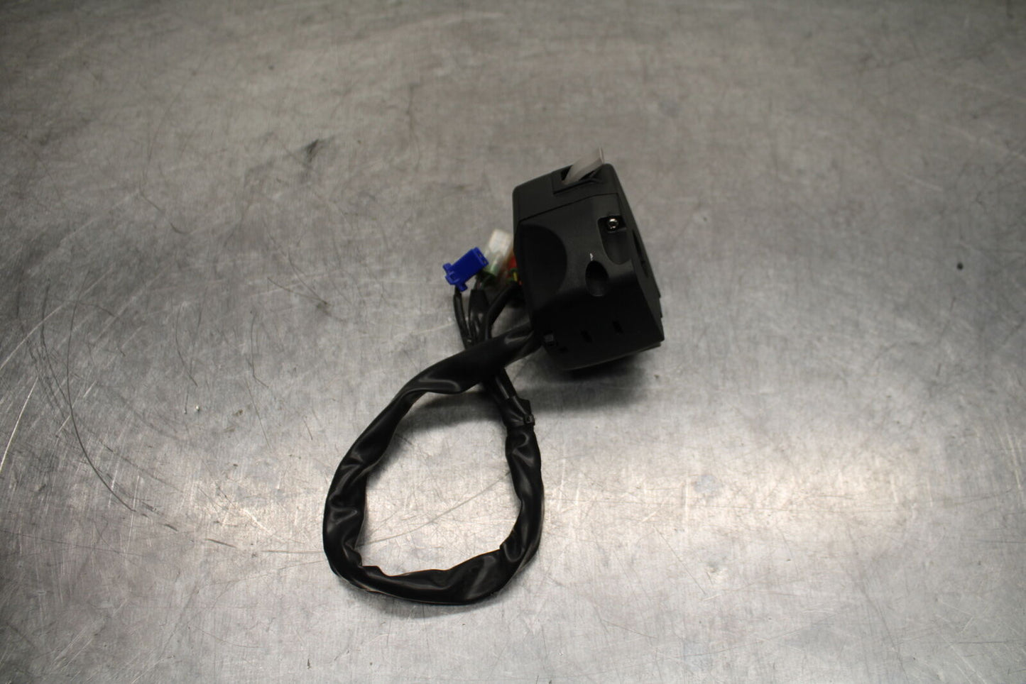 17-24 KTM 390 DUKE LEFT CLIP ON HANDLE HORN SIGNALS SWITCH SWITCHES BB734
