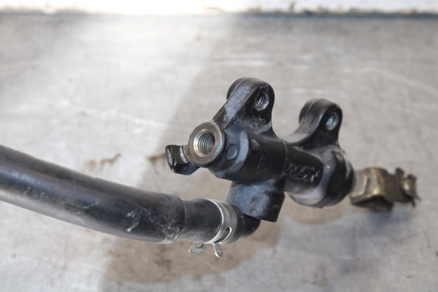 01-06 TRIUMPH TIGER 955I REAR BACK BRAKE MASTER CYLINDER W RESERVOIR BB693