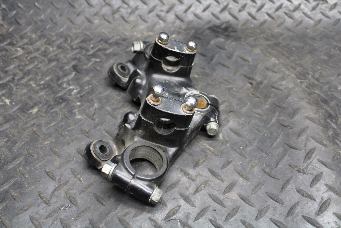 78 SUZUKI GS550E FORKS UPPER TRIPLE TREE CLAMP BB212