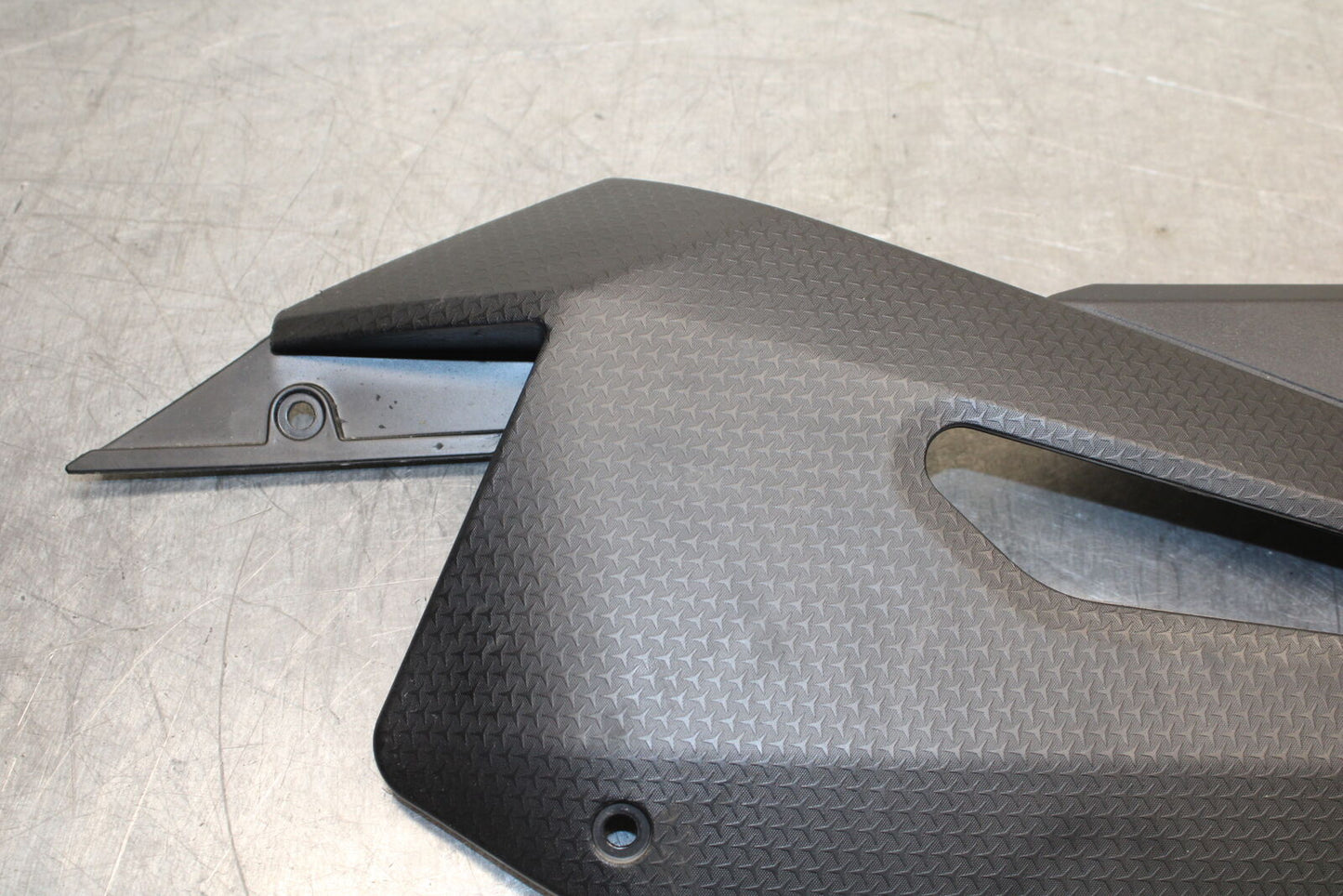 21-24 APRILIA TUONO 660 FACTORY REAR BACK DRIVE CHAIN GUARD COVER SHIELD BB733