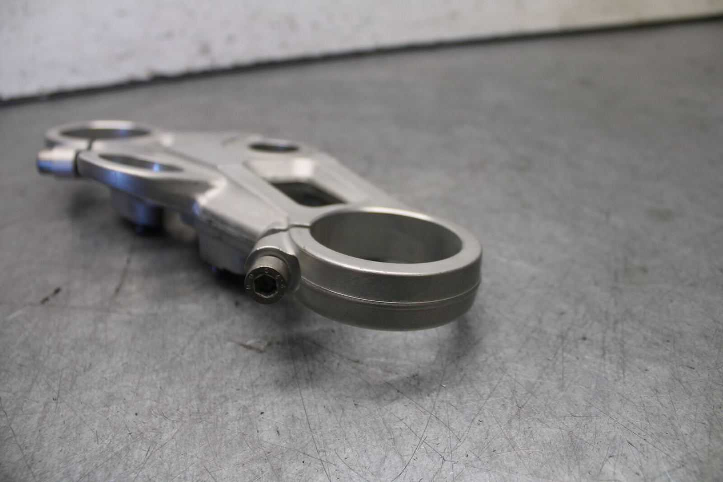 07-08 TRIUMPH DAYTONA 675 FORKS UPPER TRIPLE TREE CLAMP BB685