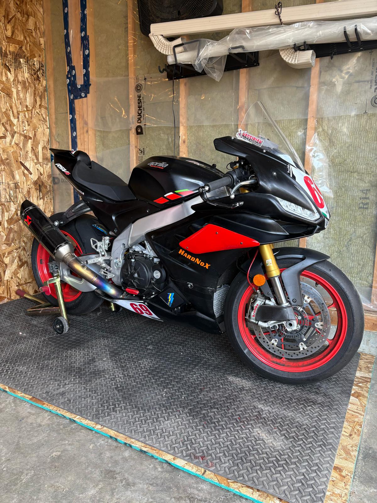2024 Aprilia RSV4