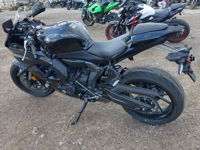 2025 YAMAHA YZFR7 BLK