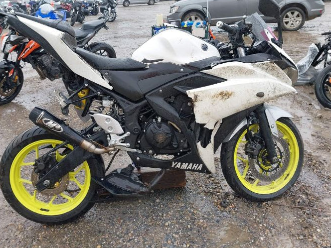 2018 YAMAHA YZFR3 A