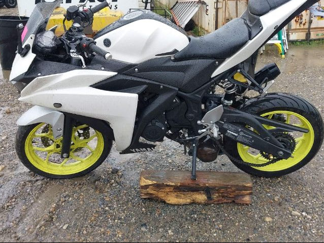 2018 YAMAHA YZFR3 A