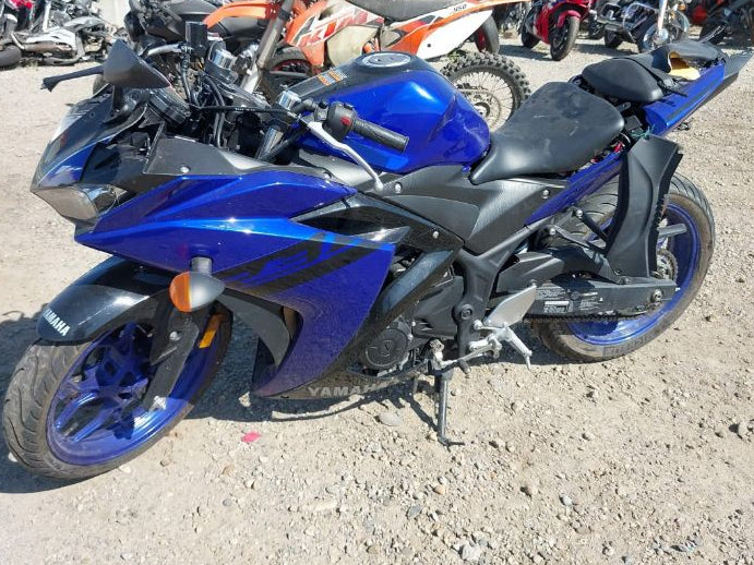 2018 YAMAHA YZFR3 A BLUE